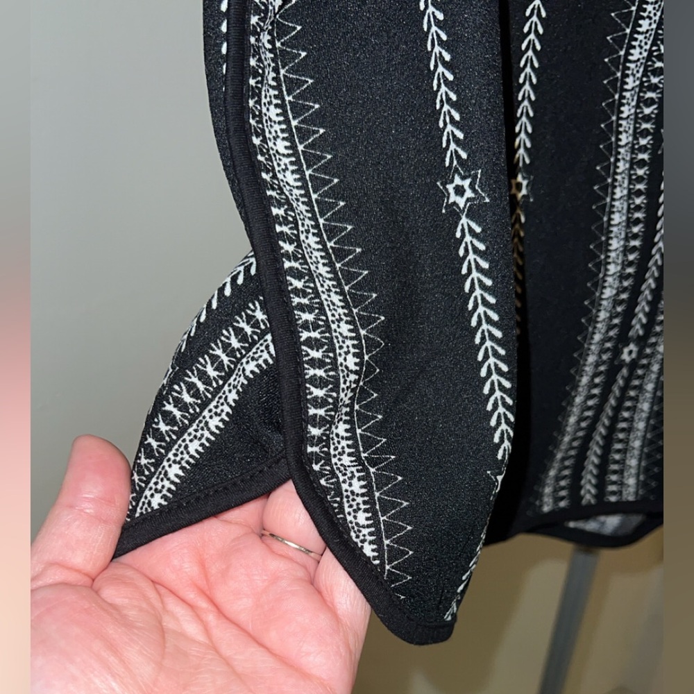 SHEIN Print Shorts - Picture 3 of 6